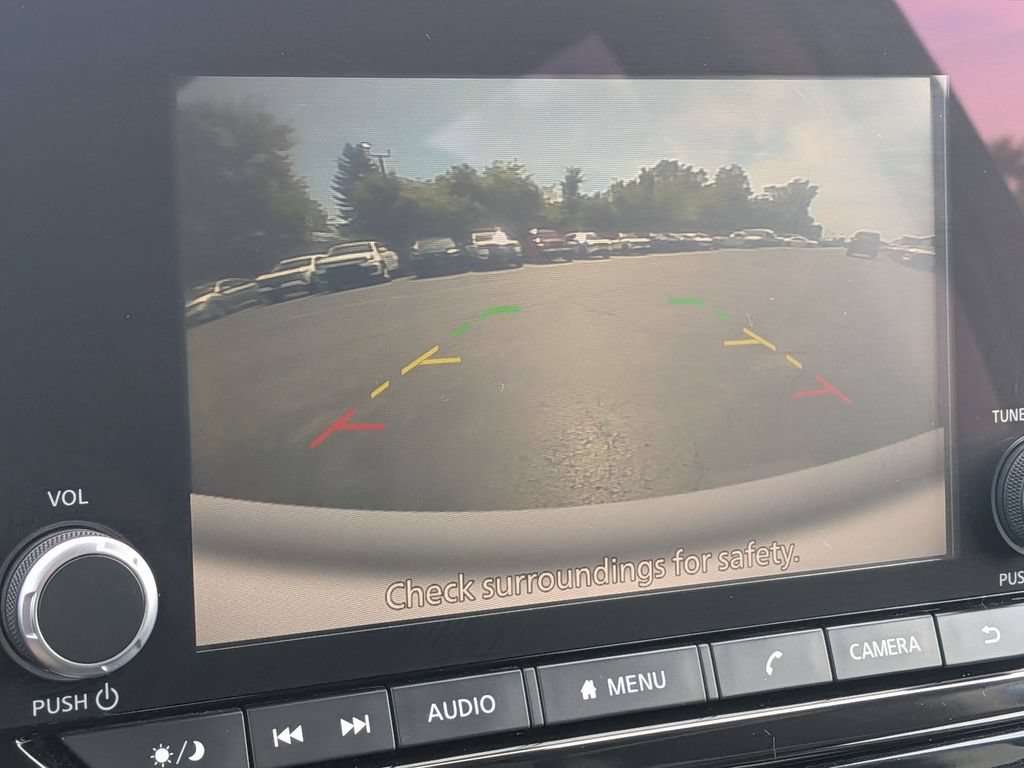 Used 2025 Nissan Pathfinder SV FWD image 16