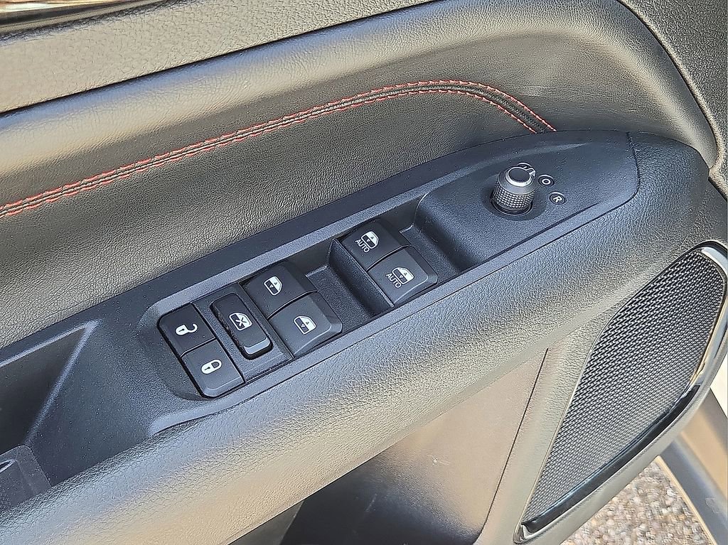 Used 2025 Jeep Compass Trailhawk AWD/4WD image 22
