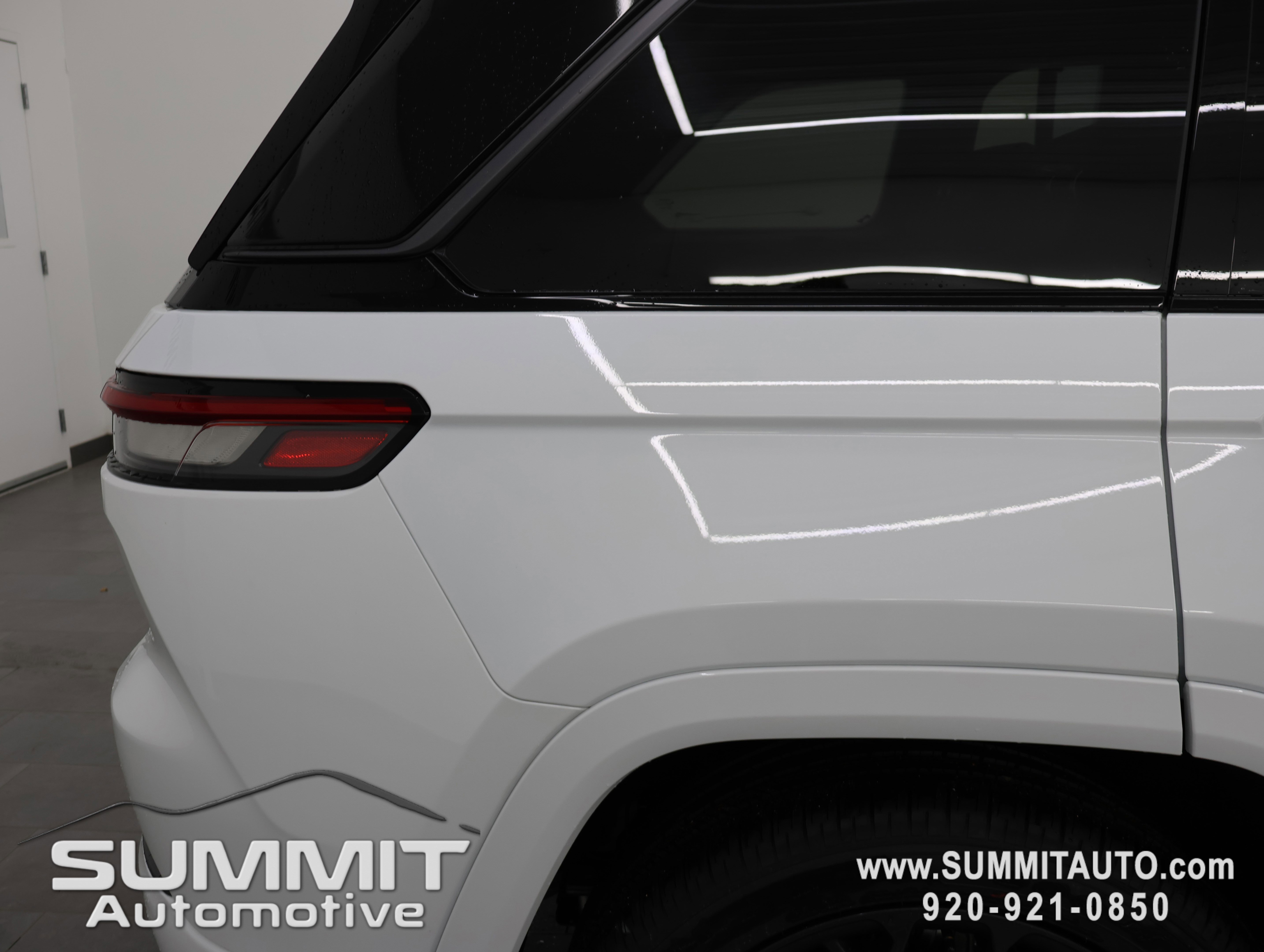 New 2026 Jeep Grand Cherokee Summit image 28