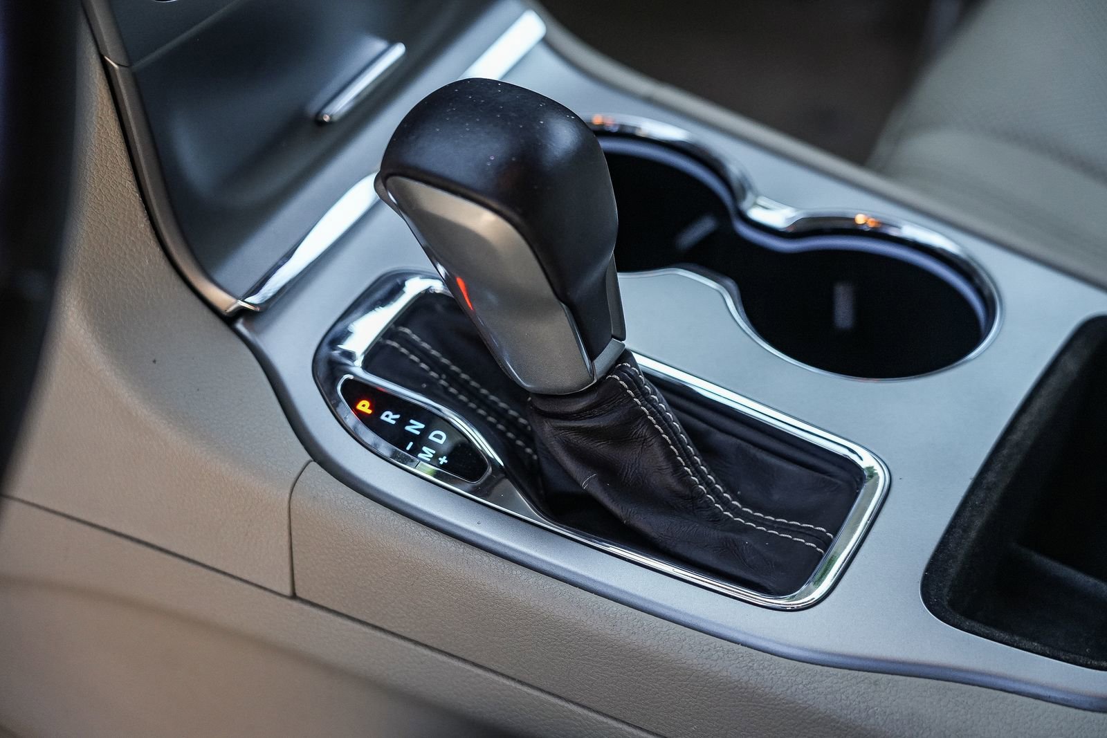 Used 2018 Jeep Grand Cherokee Overland image 20