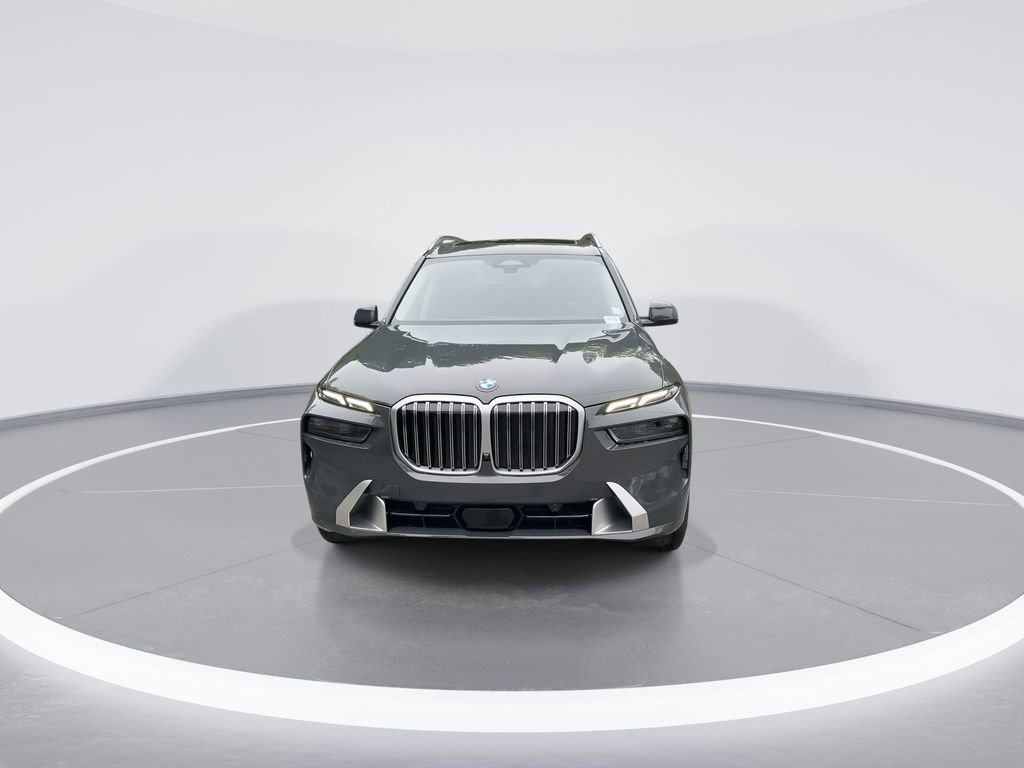 Used 2026 BMW X7 xDrive40i w/ Premium Package image 3