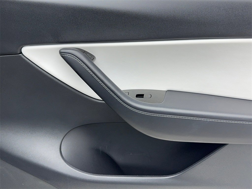 Used 2021 Tesla Model Y 2WD image 49