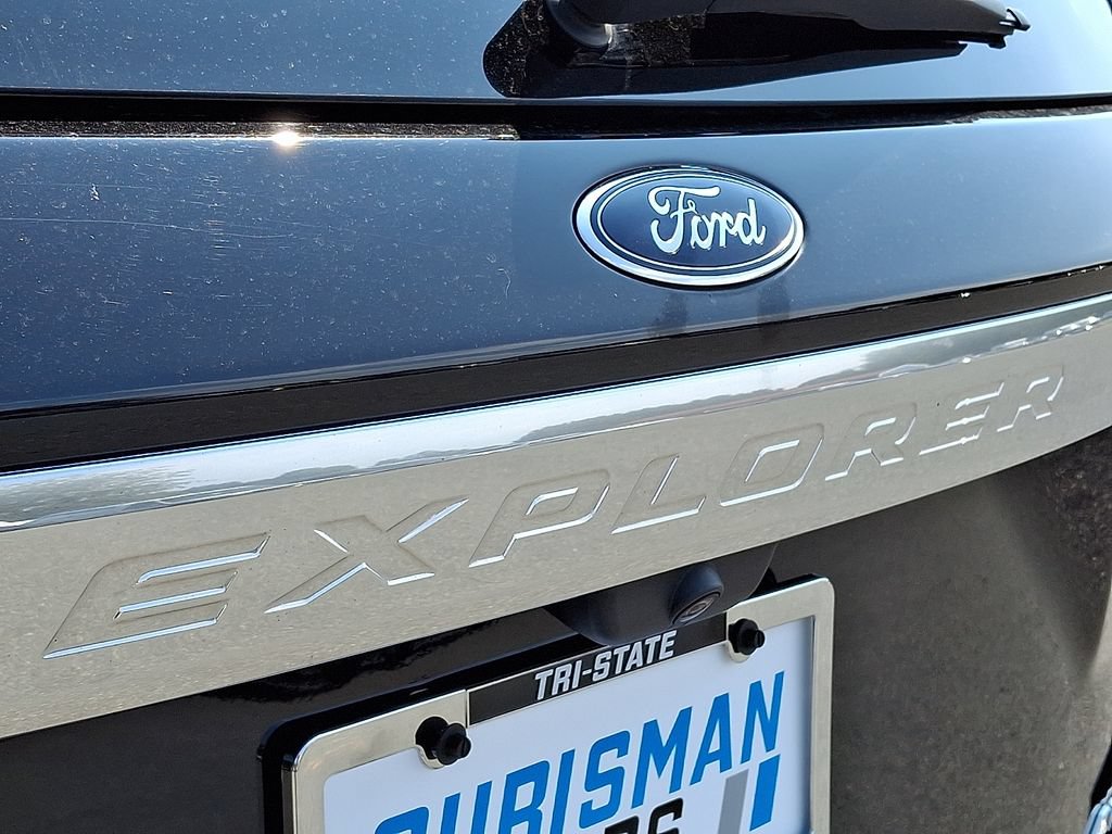 Used 2023 Ford Explorer Platinum w/ Technology Package AWD/4WD image 35