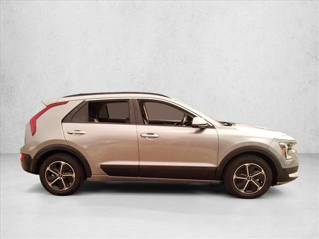 Used 2023 Kia Niro LX FWD image 4
