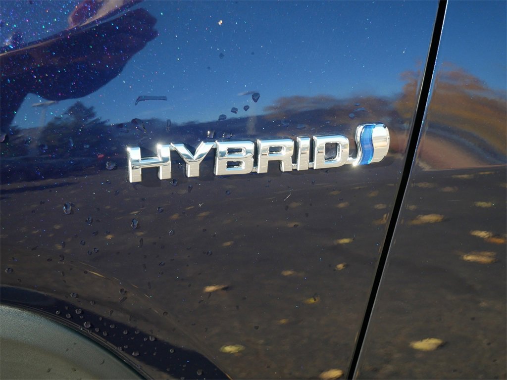 Used 2020 Toyota RAV4 XLE image 10