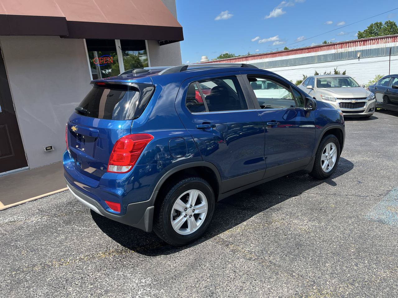 Used 2020 Chevrolet Trax LT w/ LPO, Protection Package AWD/4WD image 5
