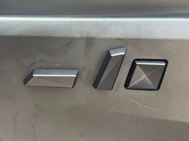 Used 2024 Tesla Cybertruck AWD Crew Cab image 21