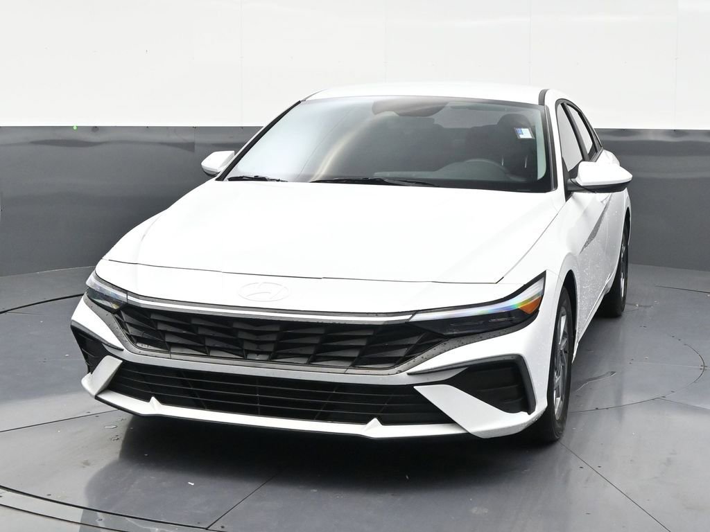 Used 2024 Hyundai Elantra SEL FWD image 8