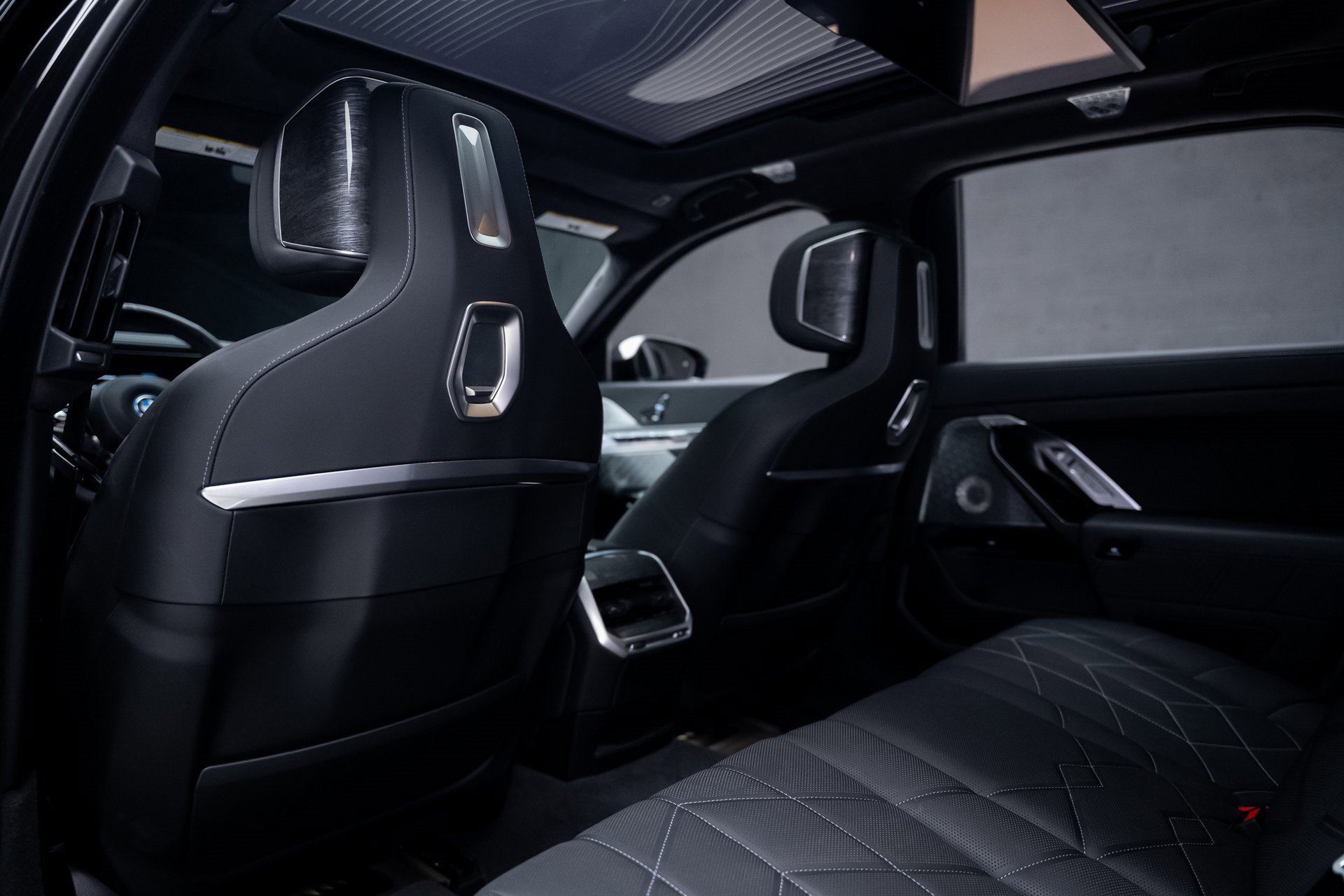 Used 2023 BMW i7 xDrive60 w/ Executive Package 2 image 67