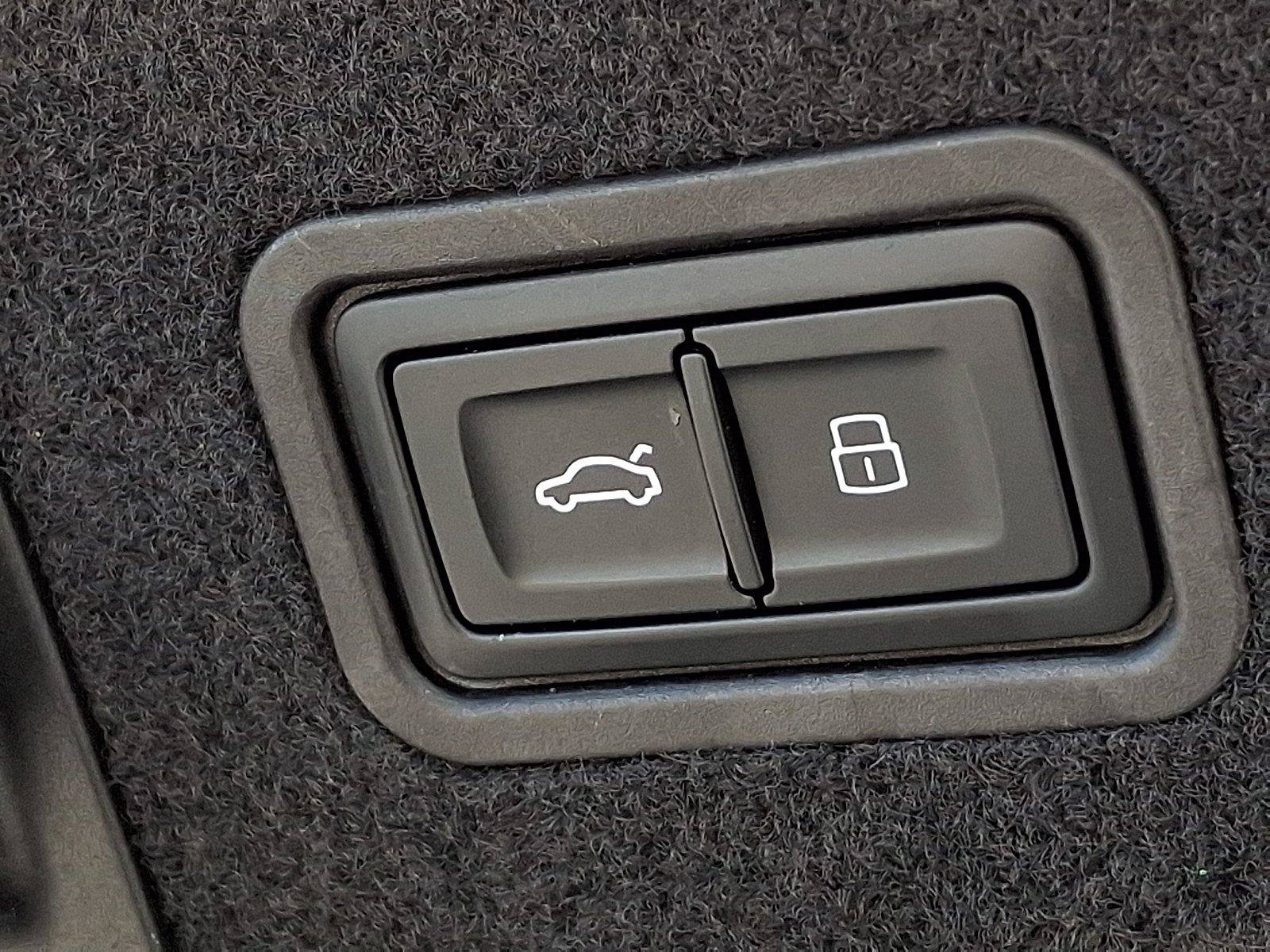 Used 2023 Audi A8 L 3.0T AWD/4WD image 30