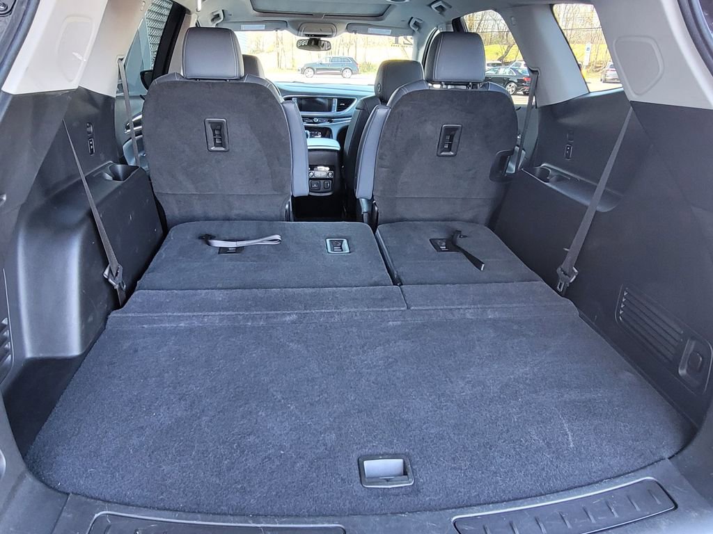 Used 2021 Buick Enclave Essence w/ Sound and Sites Package AWD/4WD image 11
