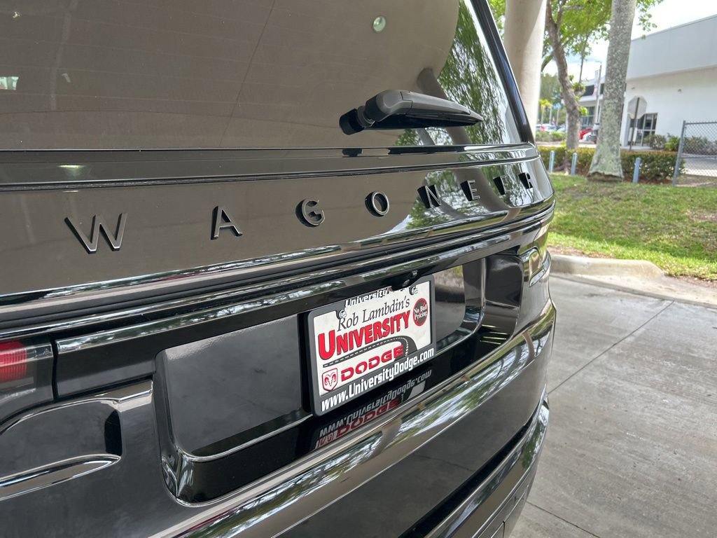 Used 2025 Jeep Wagoneer L Series II image 19