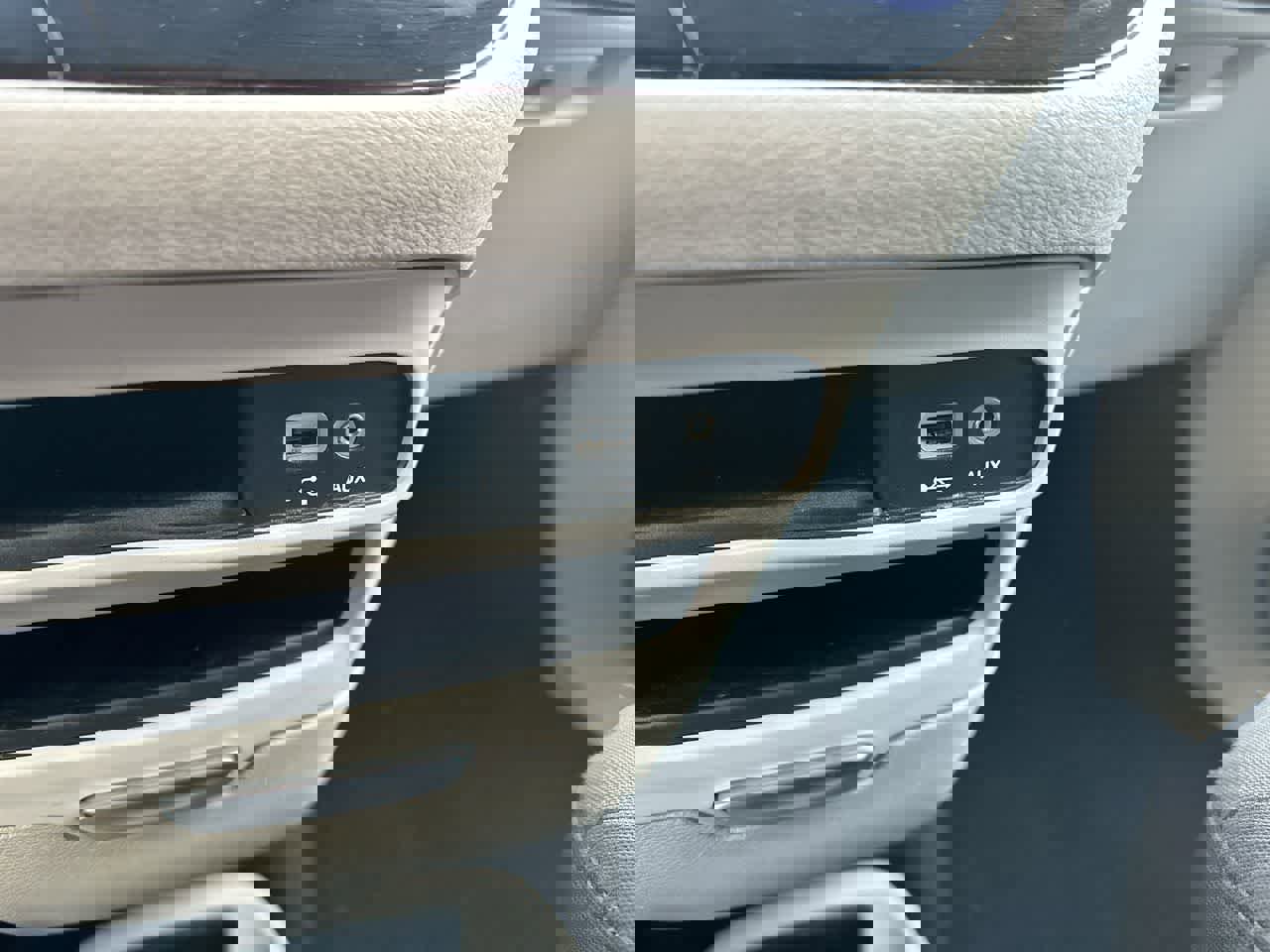 Used 2018 Chrysler Pacifica LX image 33