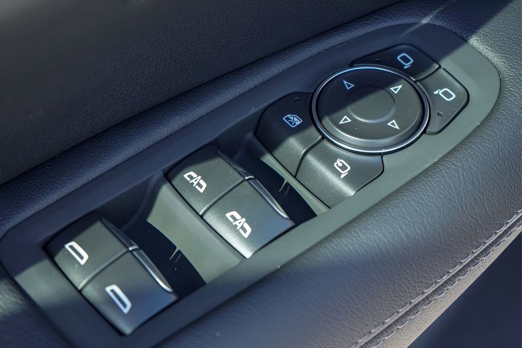 New 2026 Cadillac XT5 Premium Luxury w/ LPO, ONYX Package image 12