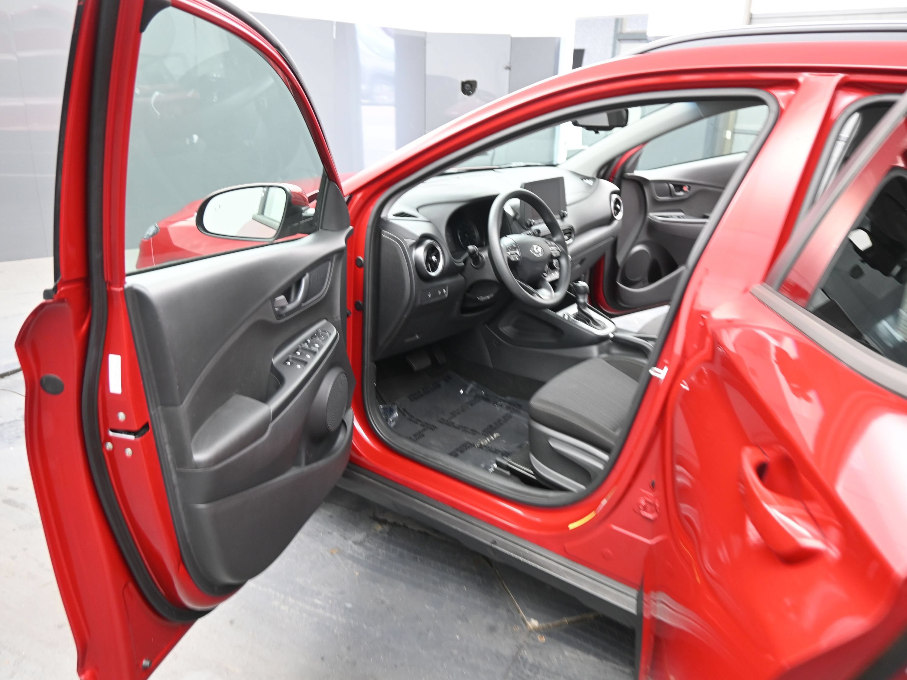 Used 2022 Hyundai Kona SEL w/ Cargo Package FWD image 15