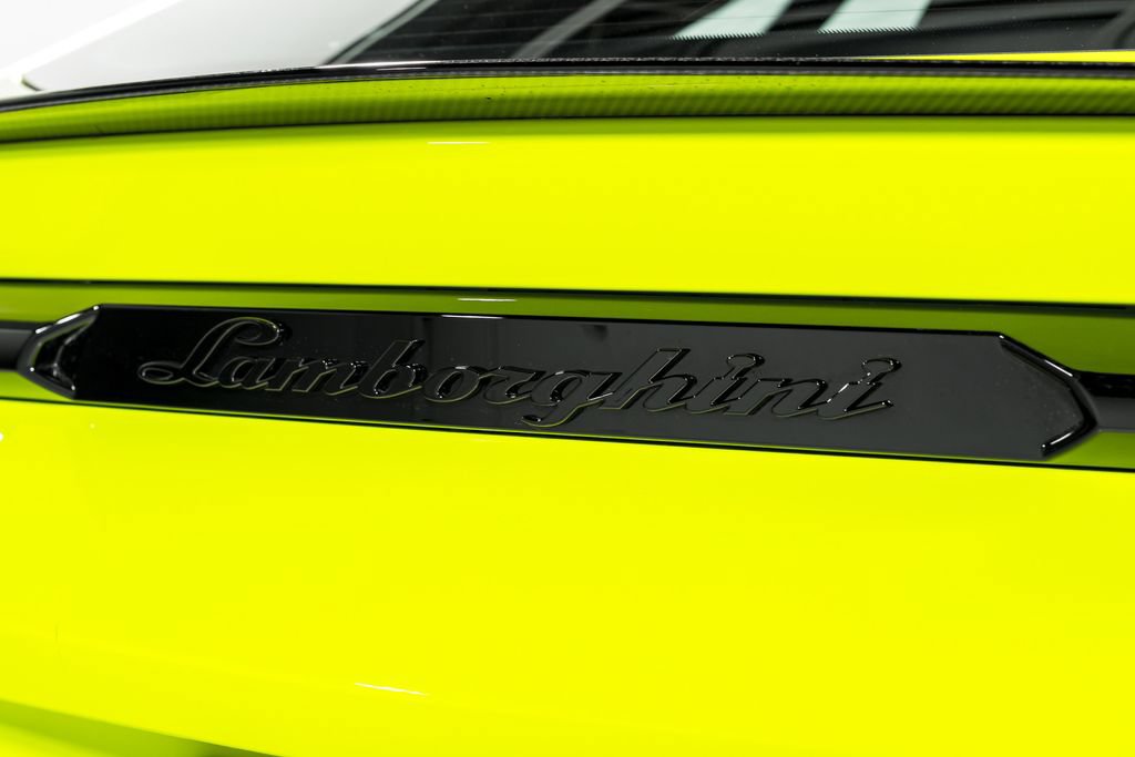 Used 2024 Lamborghini Urus Performante AWD/4WD image 61