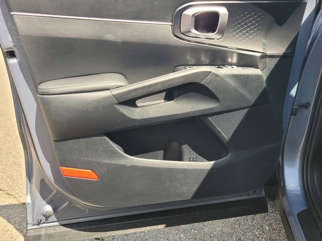 Used 2023 Kia Sorento LX FWD image 16