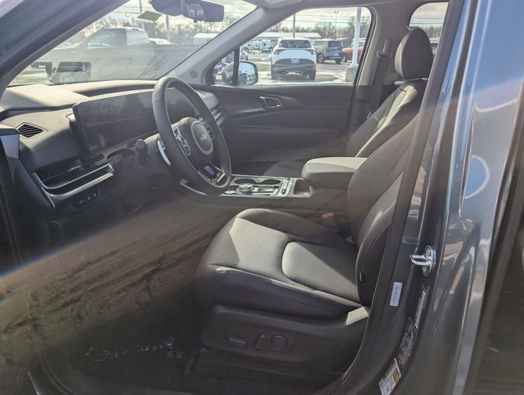 New 2025 Kia Carnival SX Prestige FWD image 12