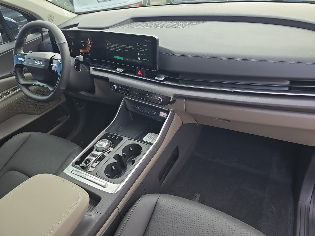 New 2027 Kia Carnival EX FWD image 12