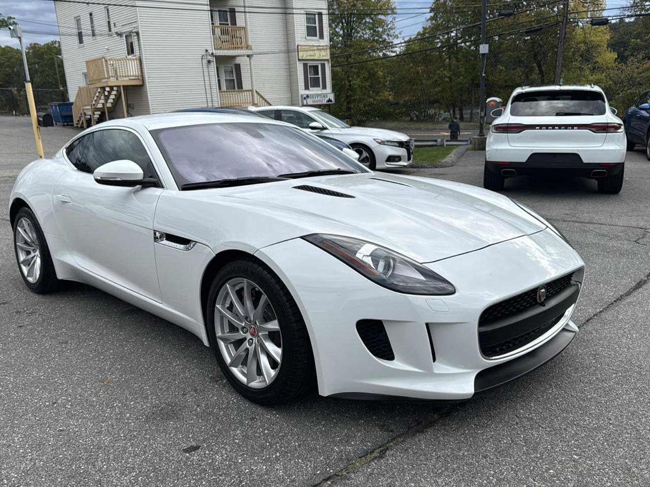 Used 2017 Jaguar F-TYPE Coupe RWD image 5
