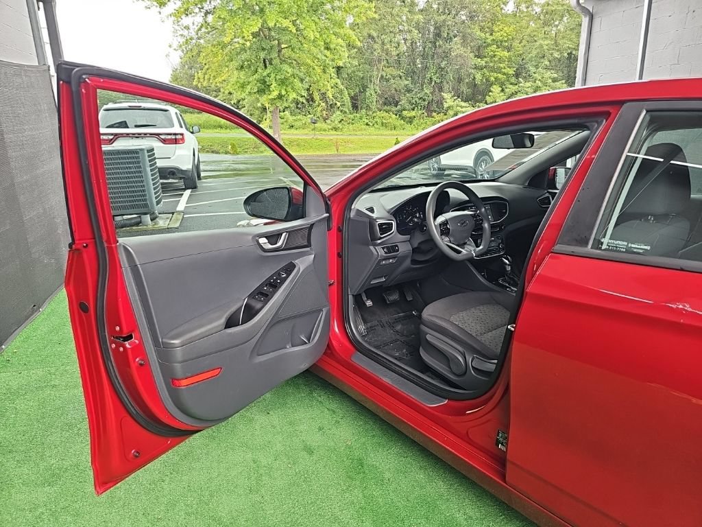 Used 2019 Hyundai Ioniq Blue FWD image 30