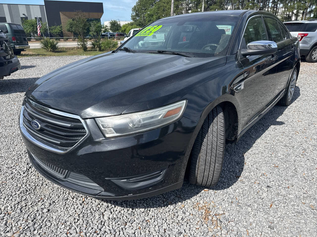 Used 2014 Ford Taurus Limited FWD image 3
