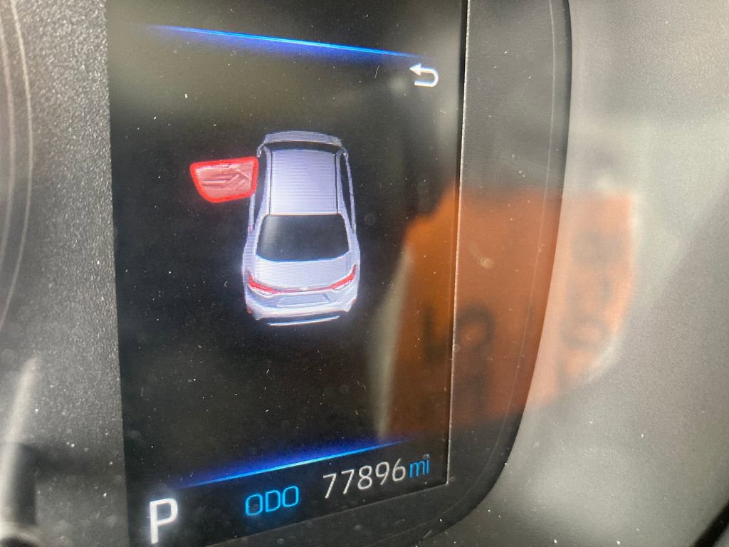 Used 2020 Toyota Corolla LE image 23