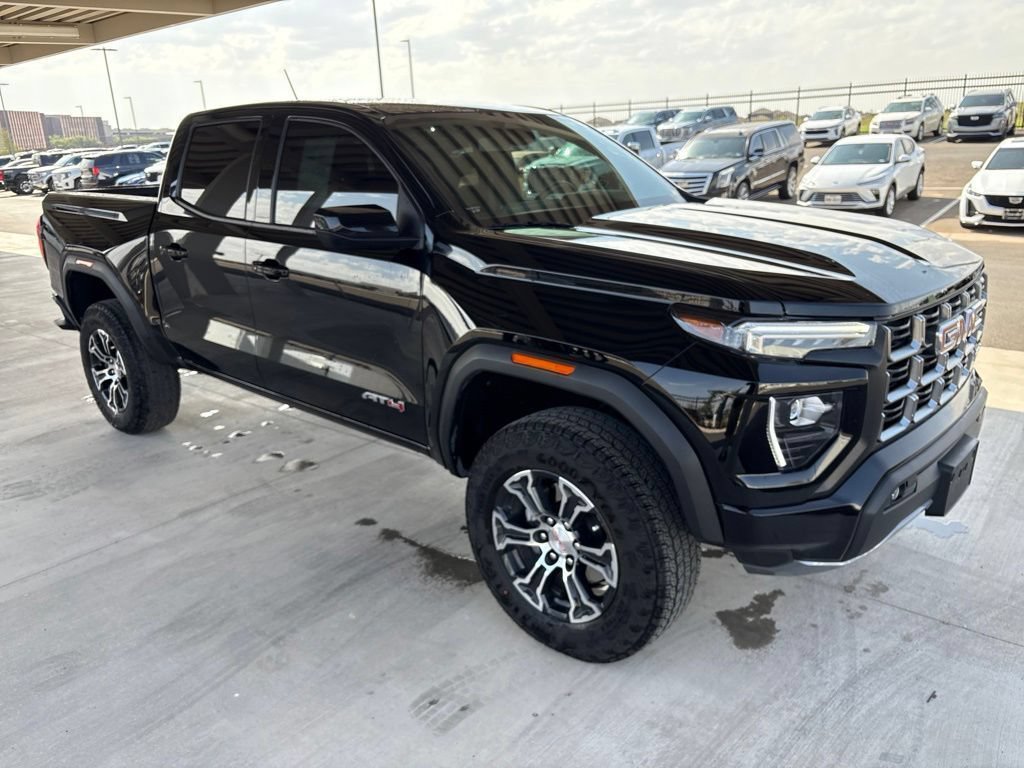 Used 2025 GMC Canyon AT4 w/ AT4 Premium Package AWD/4WD image 9