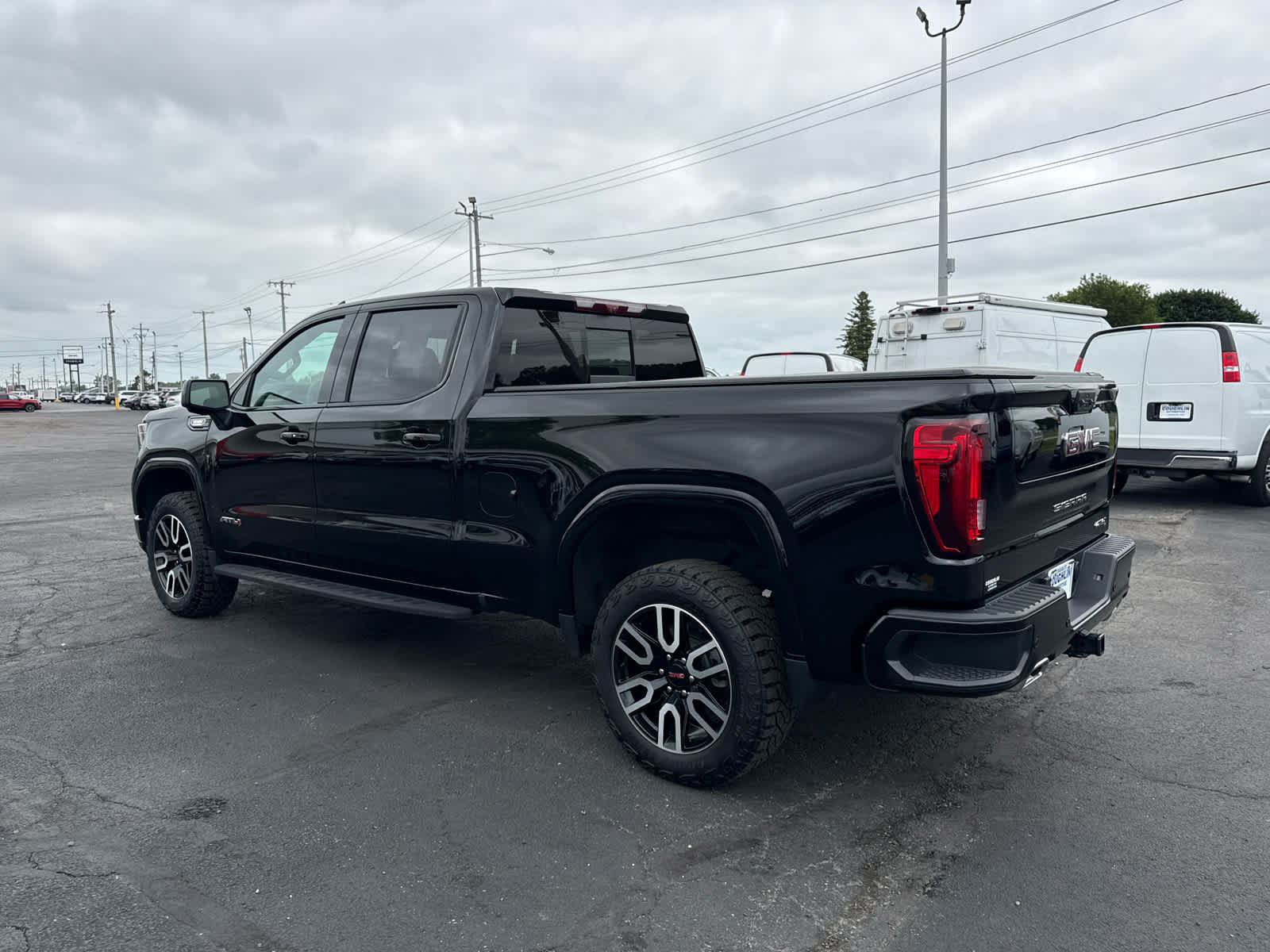 Certified 2024 GMC Sierra 1500 AT4 w/ Technology Package AWD/4WD image 3