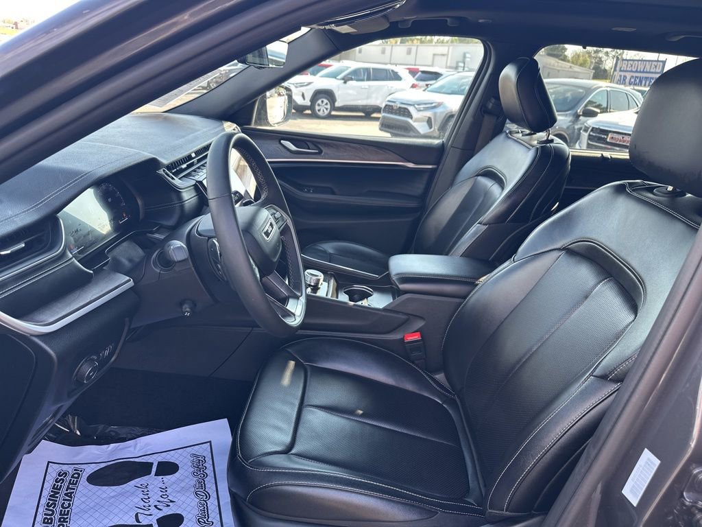 Used 2024 Jeep Grand Cherokee L Limited w/ Luxury Tech Group II image 17