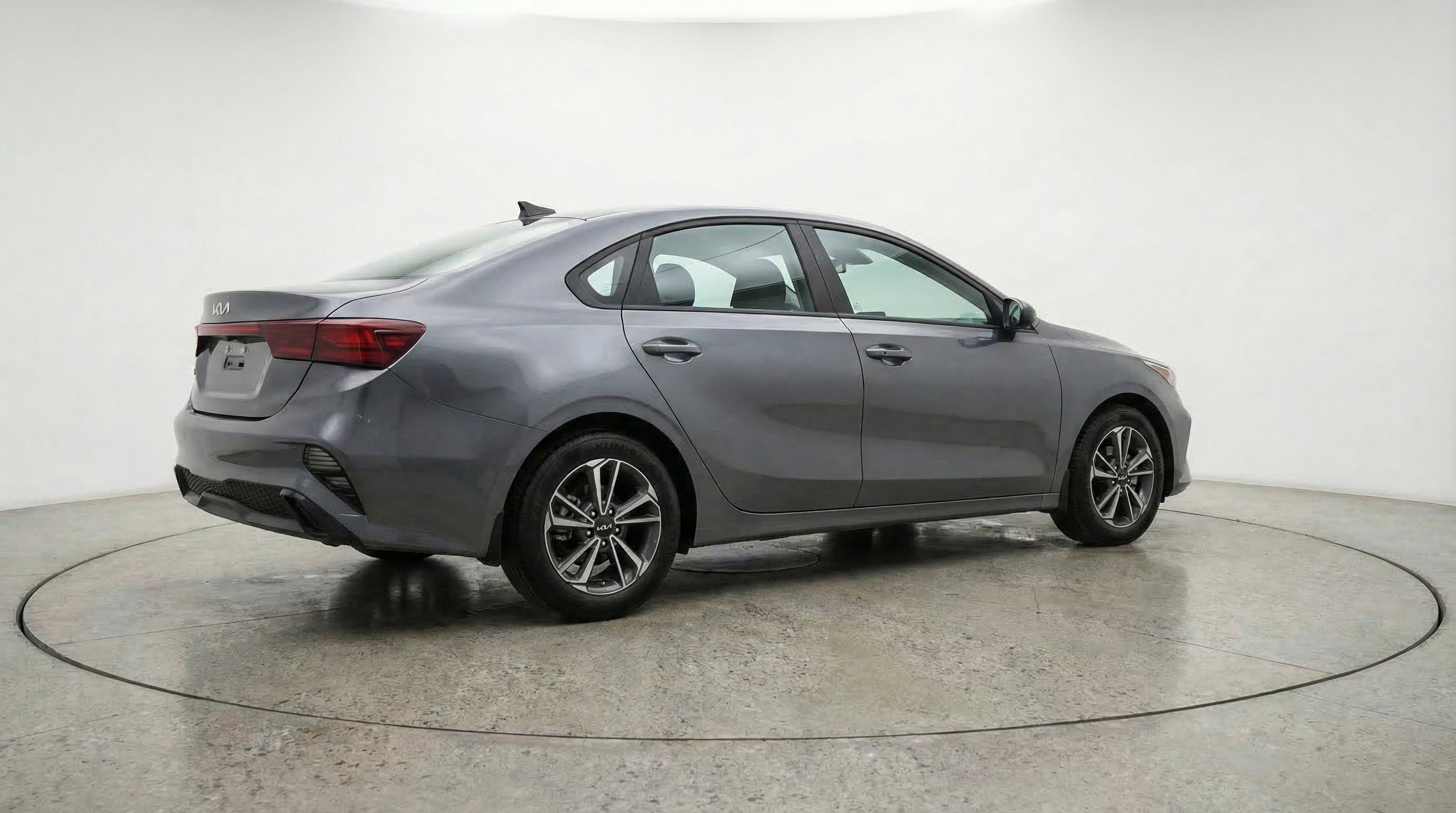 Used 2024 Kia Forte LXS image 9
