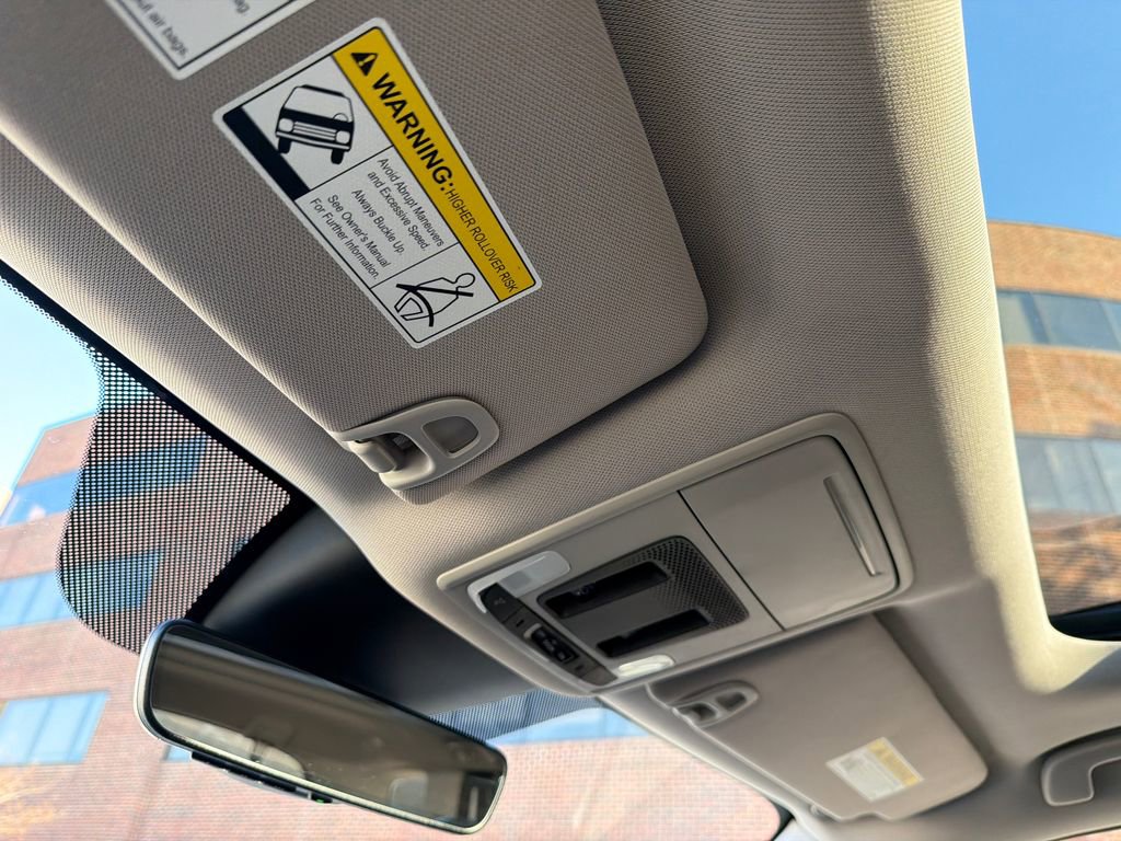 Used 2023 Honda Pilot Touring image 34