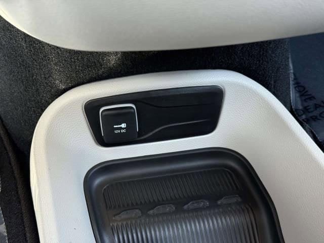Used 2024 Chrysler Pacifica Touring-L FWD image 29