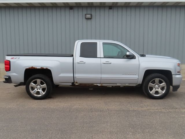 Used 2016 Chevrolet Silverado 1500 LT w/ LT Convenience Package image 2