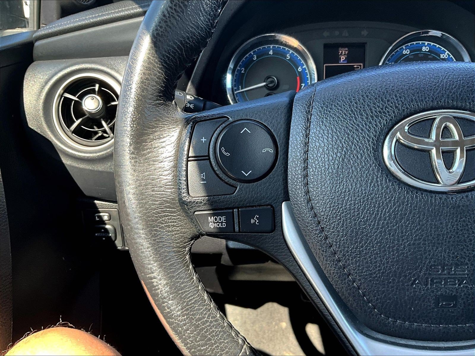 Used 2018 Toyota Corolla SE w/ Carpet Mat Package (TMS) FWD image 11
