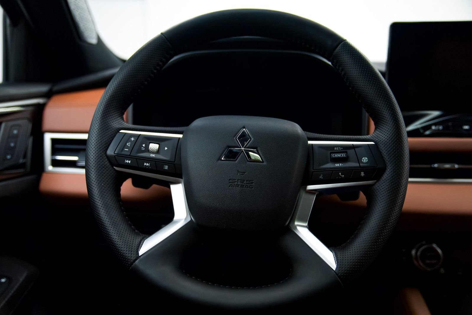 New 2026 Mitsubishi Outlander SEL image 19
