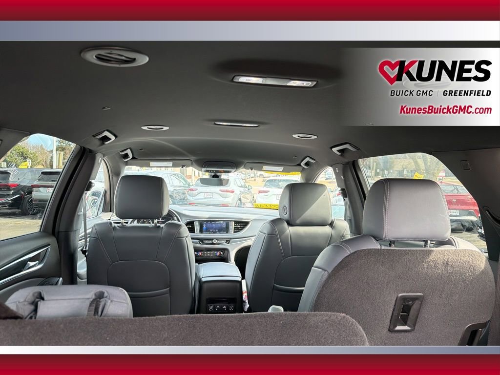 Used 2024 Buick Enclave Premium image 37