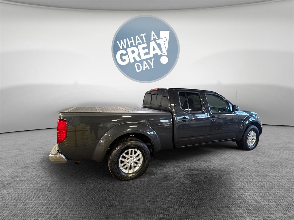 Used 2015 Nissan Frontier SV image 3