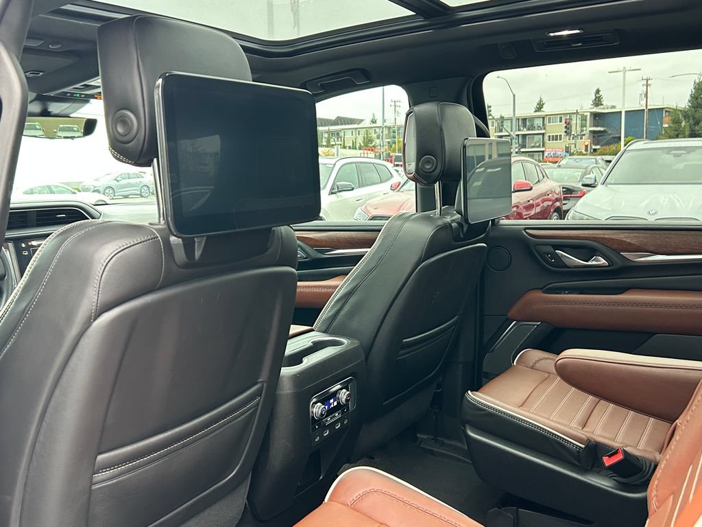 Used 2023 GMC Yukon XL Denali Ultimate AWD/4WD image 31