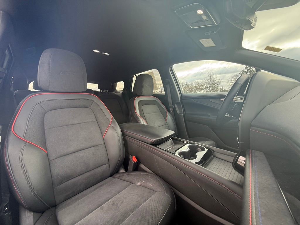 Used 2024 Chevrolet Blazer EV RS image 32