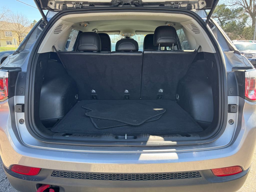 Used 2019 Jeep Compass Trailhawk AWD/4WD image 9