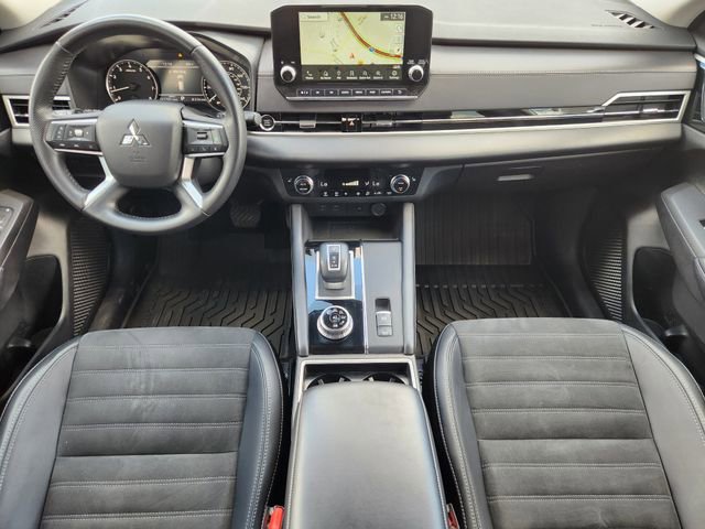 Used 2024 Mitsubishi Outlander AWD image 20