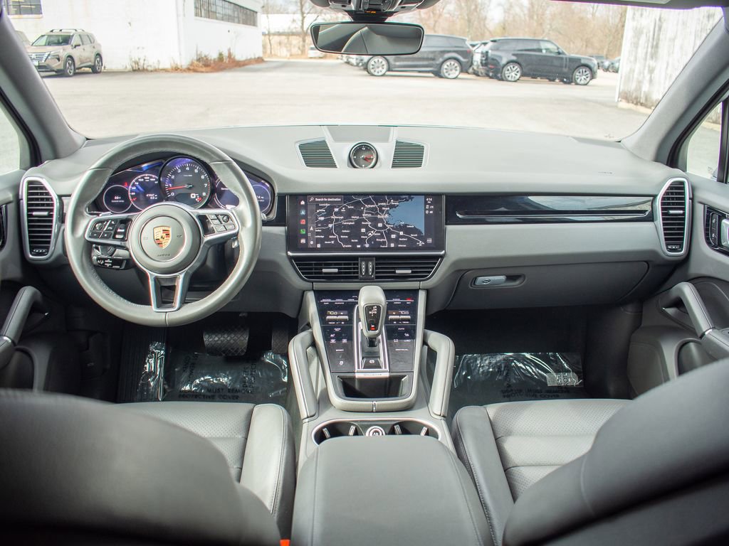 Used 2022 Porsche Cayenne AWD/4WD image 18
