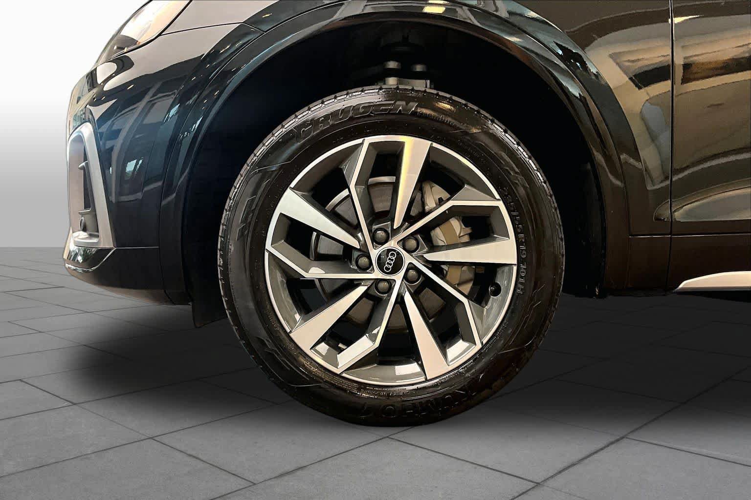 Used 2023 Audi Q5 2.0T Premium Plus w/ Premium Plus Package AWD/4WD image 11