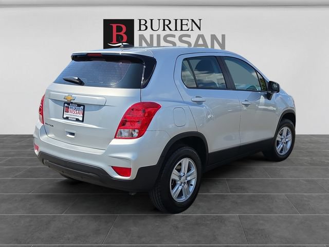 Used 2017 Chevrolet Trax LS AWD/4WD image 5