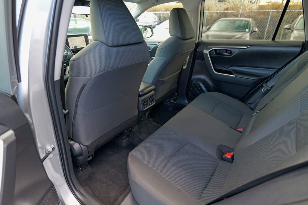 Used 2024 Toyota RAV4 LE AWD/4WD image 23