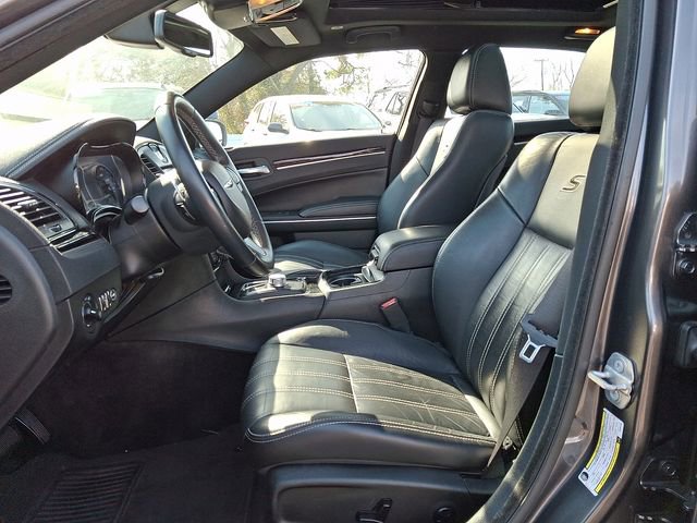 Used 2018 Chrysler 300 S w/ 300S Premium Group image 15
