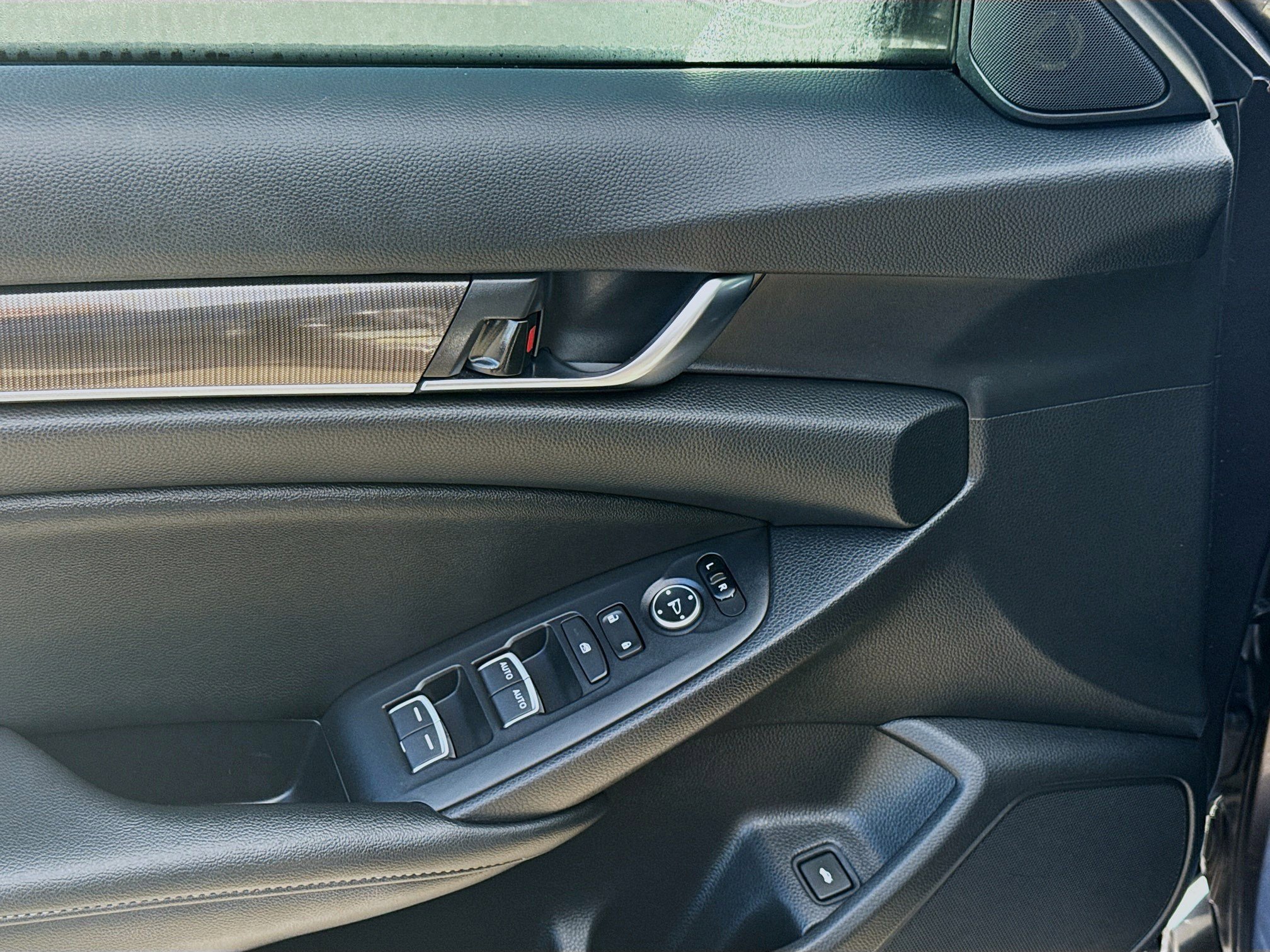 Used 2019 Honda Accord Sport image 16