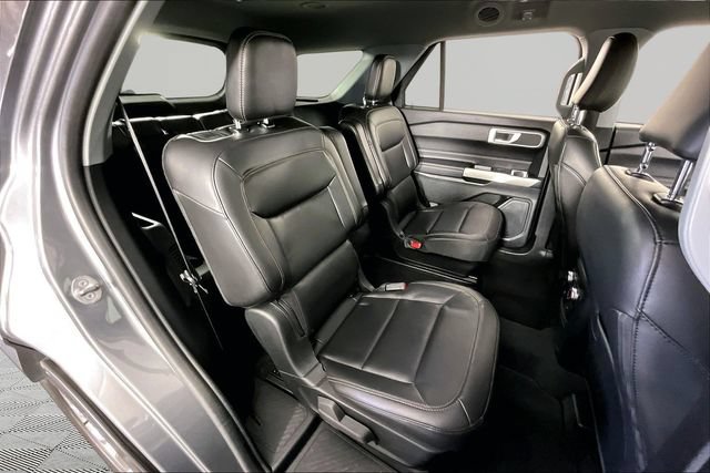 Used 2022 Ford Explorer XLT w/ Equipment Group 202A AWD/4WD image 24