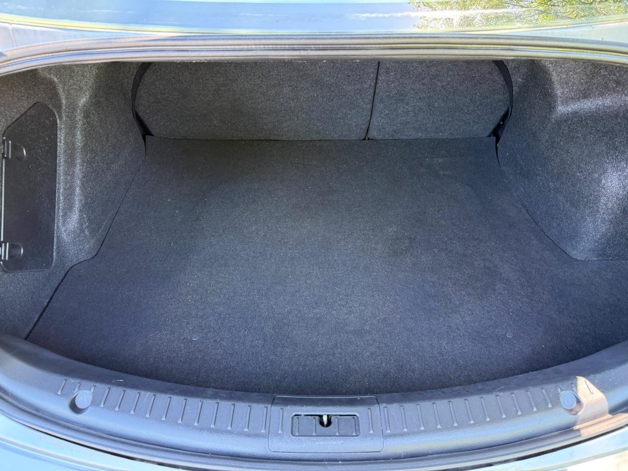 Used 2010 MAZDA MAZDA3 i Touring FWD image 12